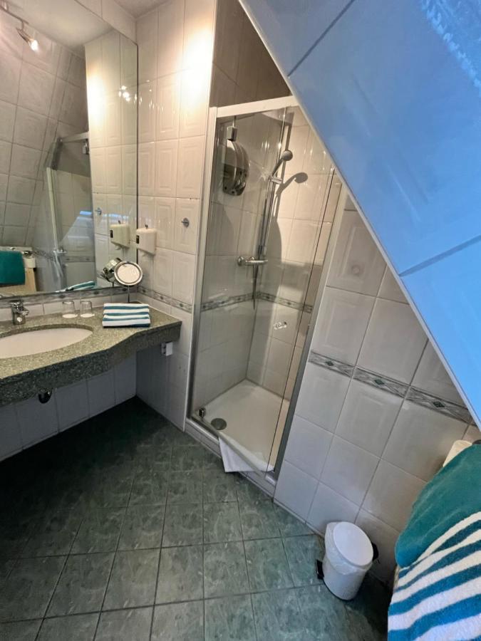 Hotel Am Elisabethufer Jever Esterno foto