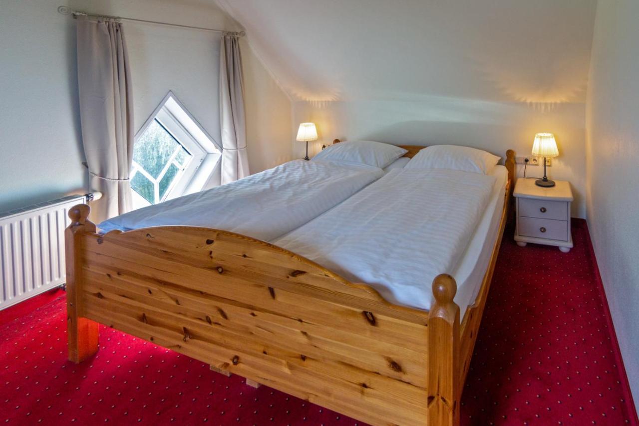 Hotel Am Elisabethufer Jever Esterno foto